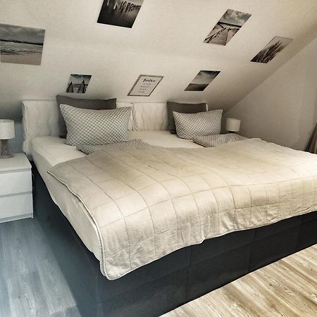 Nordsee Anker Unsere Moderne 87 Qm Ferienwohnung Mit Zwei Schlafzimmer In Norden Ortsteil Ostermarsch Esterno foto