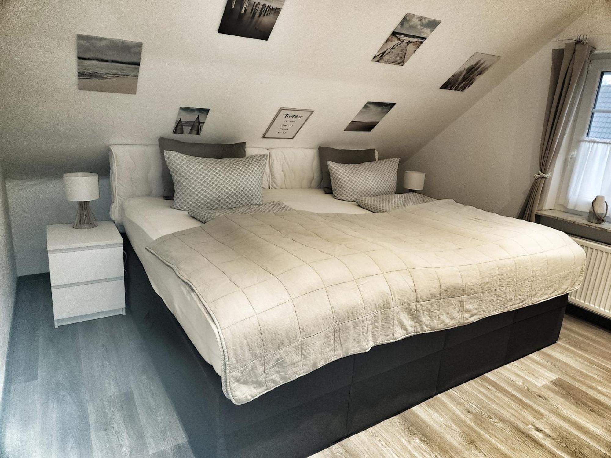 Nordsee Anker Unsere Moderne 87 Qm Ferienwohnung Mit Zwei Schlafzimmer In Norden Ortsteil Ostermarsch Esterno foto